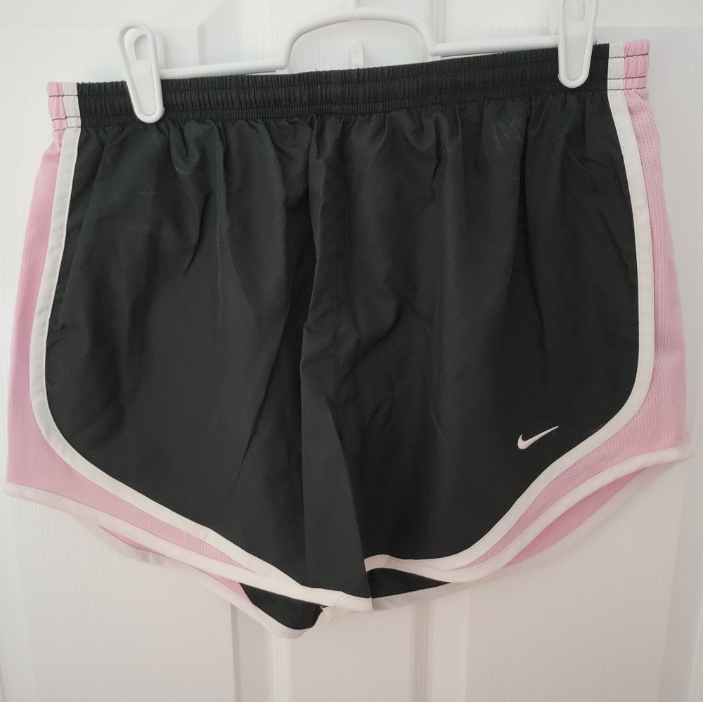 Like New! Nike Women's size large tempo running shorts